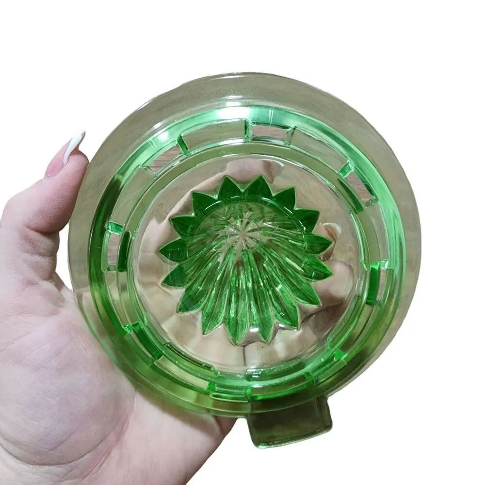 Vintage Green Glass Citrus Juicer Reamer | Depression Style | Manual Lemon Lime‎